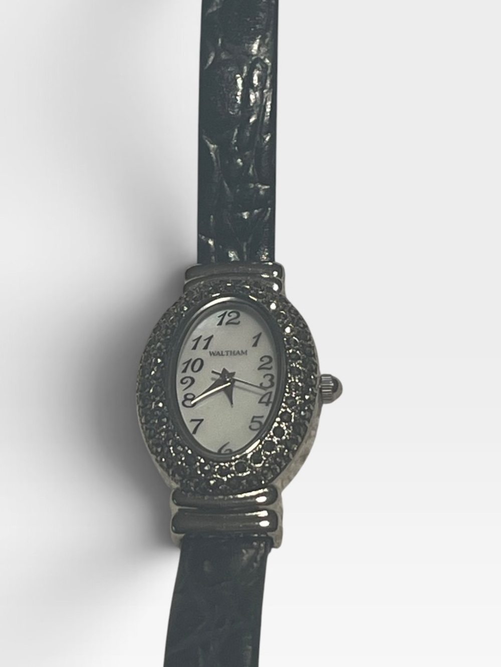 Waltham Women’s Oval Rhinestone Black Leather Quartz Watch Y2K - Picture 2 of 10